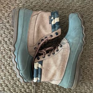 Sperry size 9 duck boots